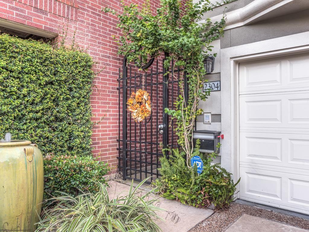 2304 Brun St - Photo 2 of 24