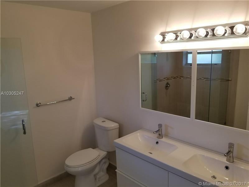 20605 NE 9th Ct - Photo 3 of 19