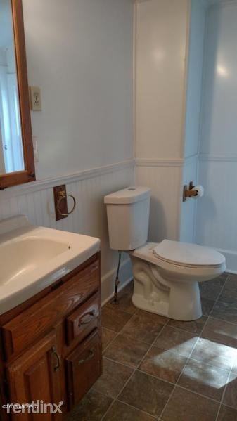 112 E North St - Photo 2 of 3