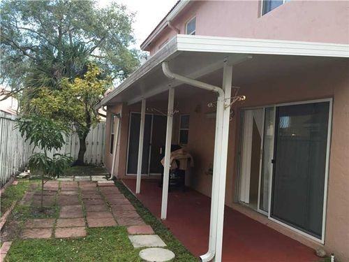 300 SW 100th Ave - Photo 2 of 3