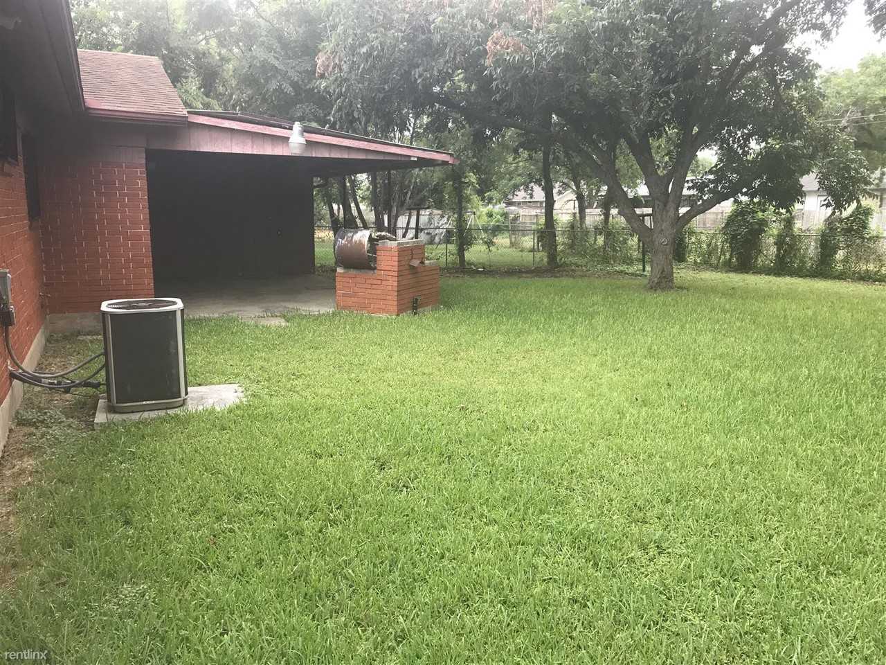 5035 Creekmoor Dr - Photo 2 of 11