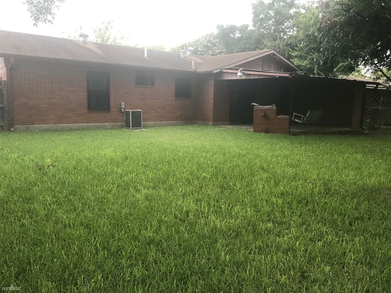 5035 Creekmoor Dr - Photo 3 of 11