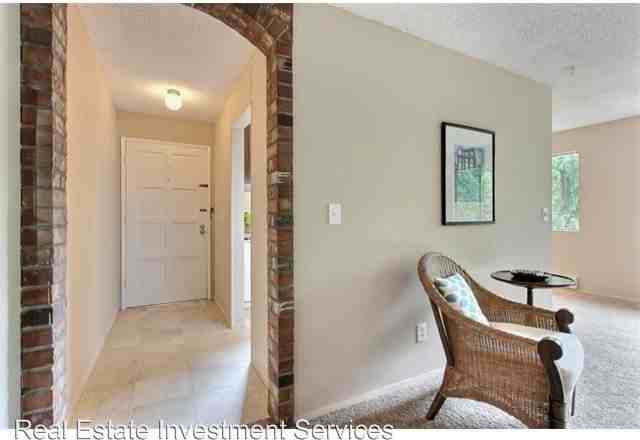 2802 Garden Ct #D - Photo 2 of 8