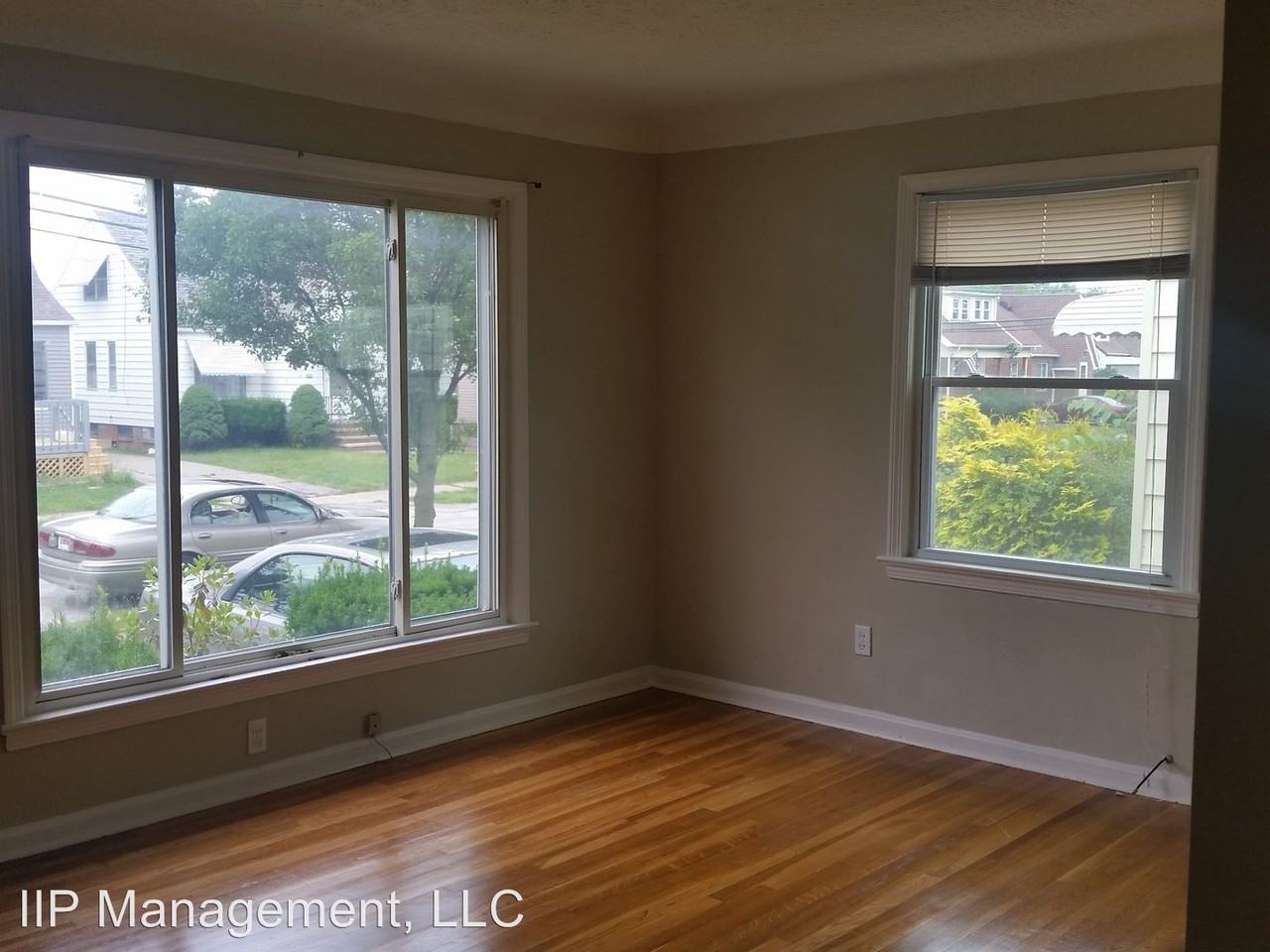 14209 Emery Ave - Photo 3 of 13