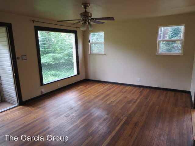 9433 SE Wichita Ave - Photo 2 of 12