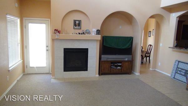 675 Teichelkamp Ln - Photo 3 of 8
