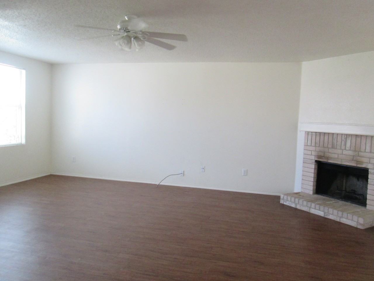 513 Merton Ct - Photo 2 of 9