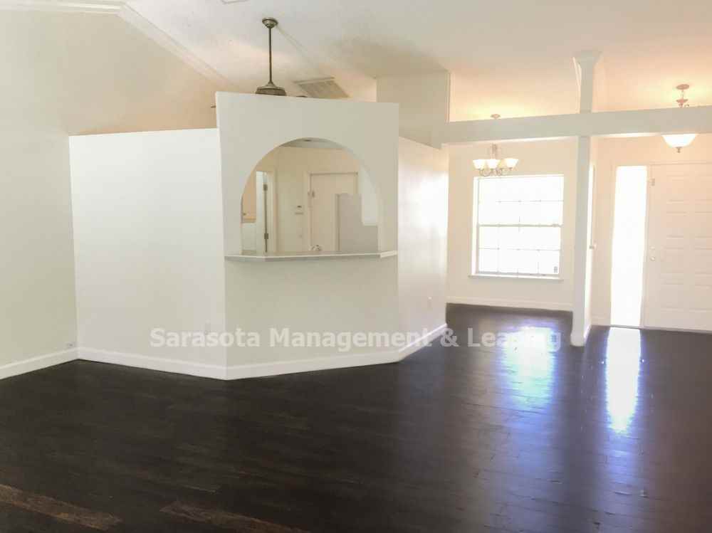 906 70th Dr E - Photo 3 of 18