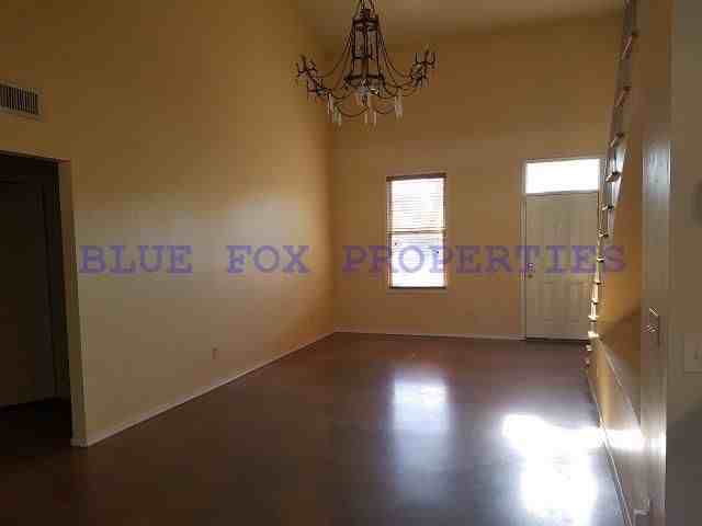 776 S Meyer Ave - Photo 3 of 12