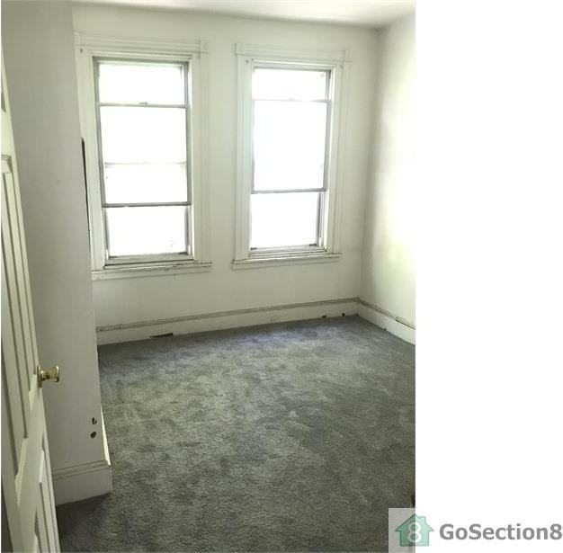4443 N Cleveland St - Photo 3 of 8