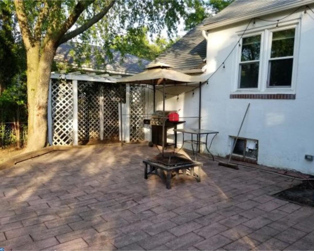 1909 Narberth Ave - Photo 3 of 12