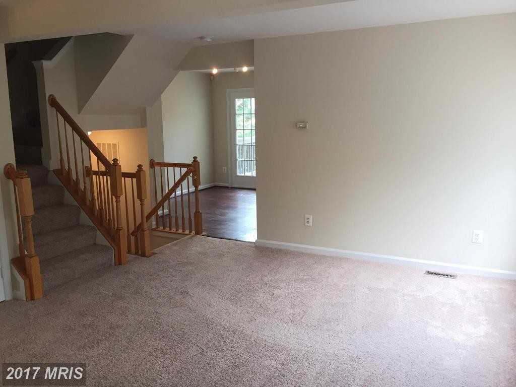 19946 Fieldgrass Square - Photo 2 of 16