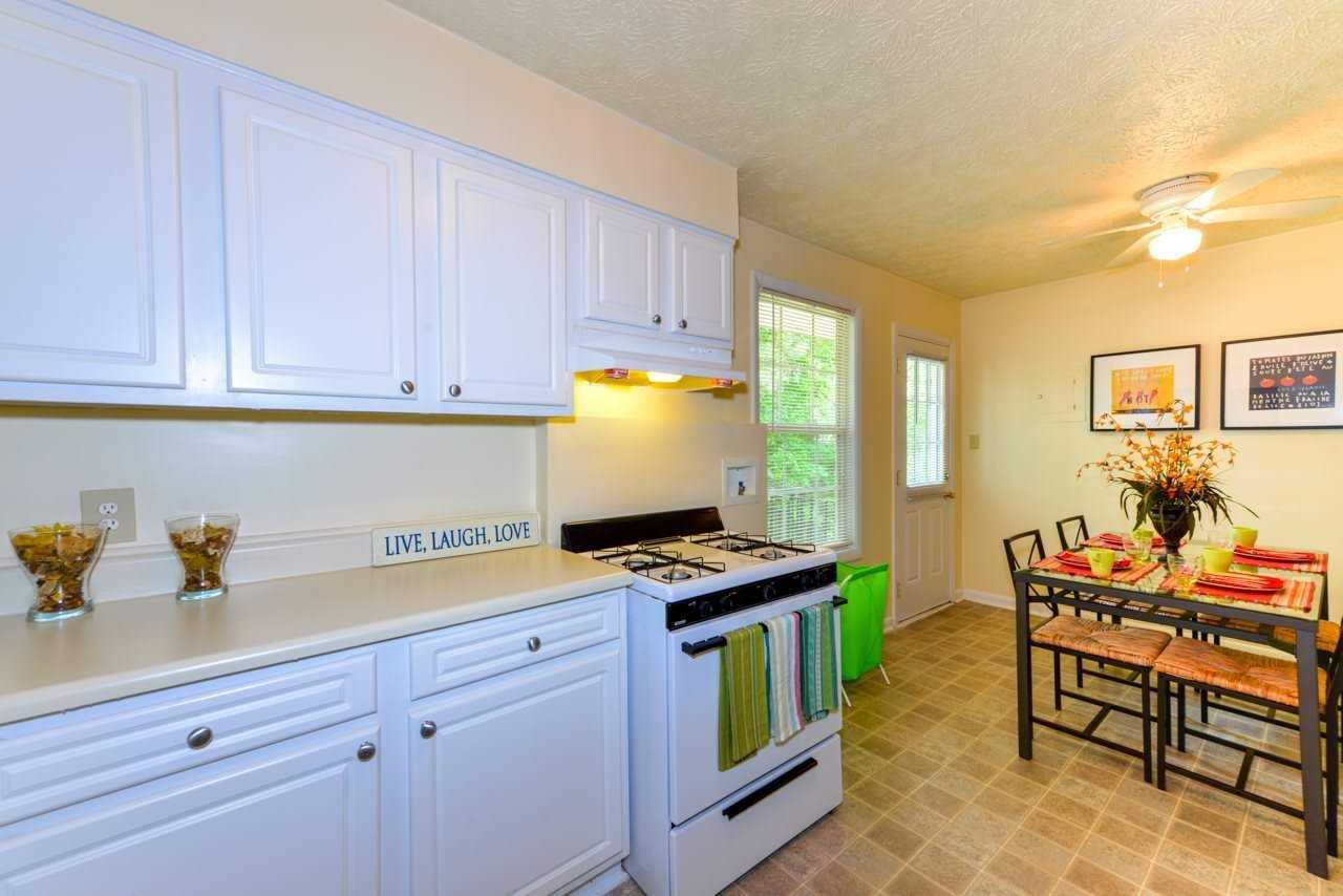 Emerald Pointe - Photo 3 of 17