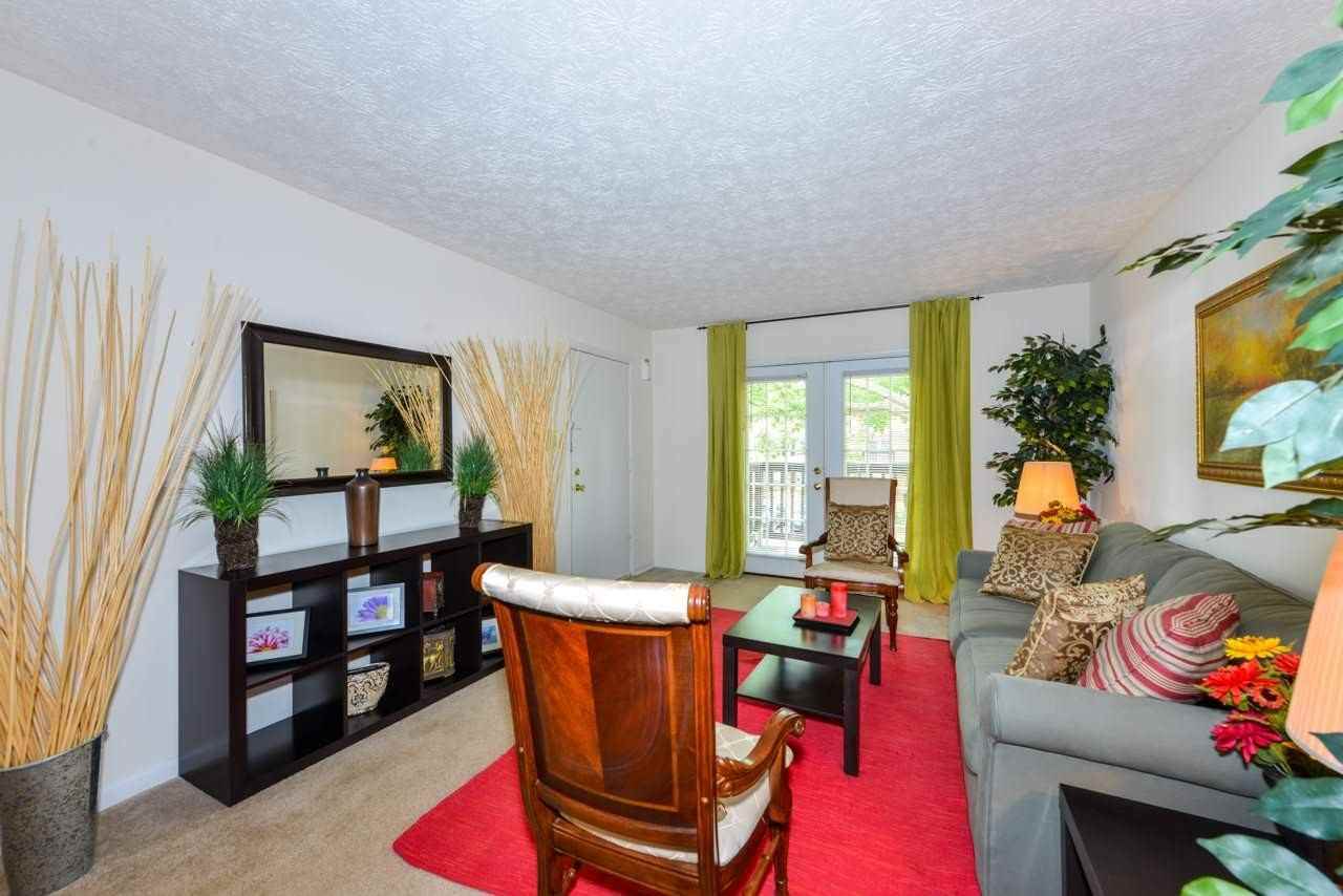 Emerald Pointe - Photo 2 of 17