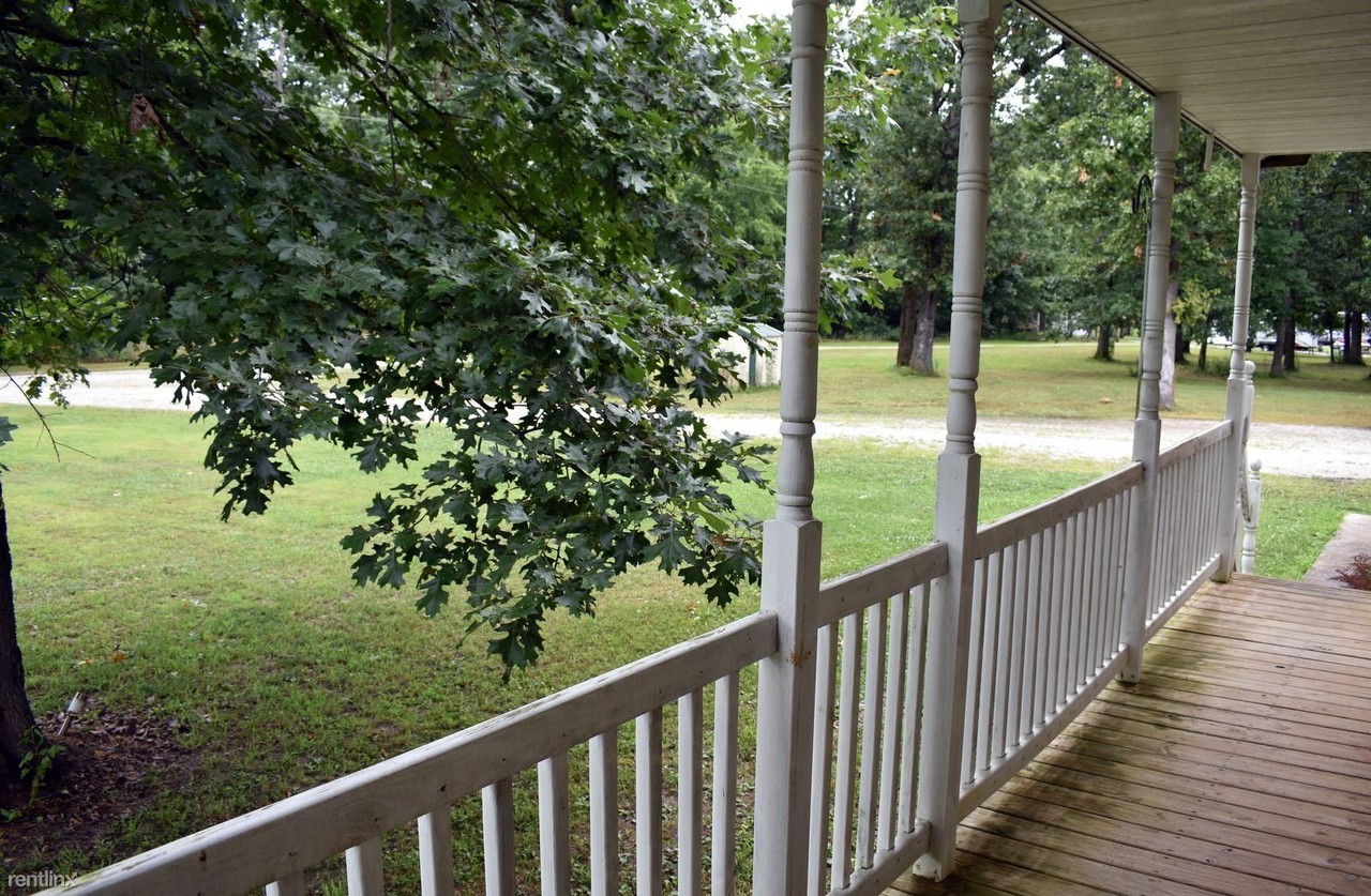 300 Eagle Ridge Rd - Photo 3 of 17