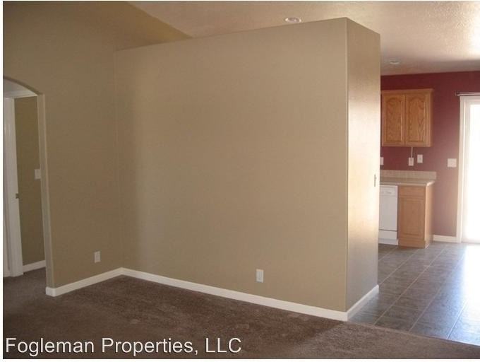 112 NE Victor Gust Dr - Photo 2 of 17