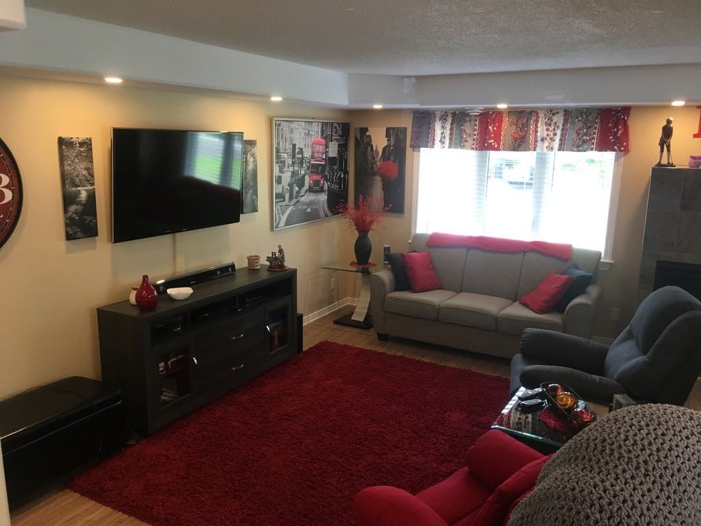 333 Warden Ave Unit 1 Apartments 333 Warden Ave 1, Ottawa, ON K1E