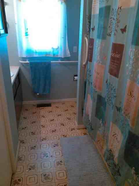 717 W 1st St - Photo 2 of 7