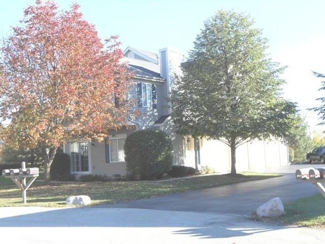 9 Windsor Cir #D - Photo 3 of 14