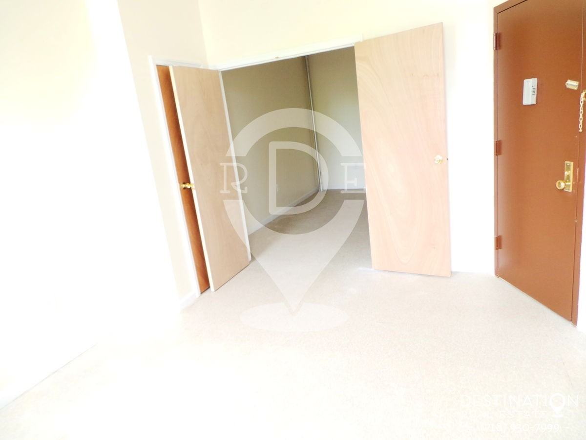 306 Nassau Ave - Photo 2 of 17