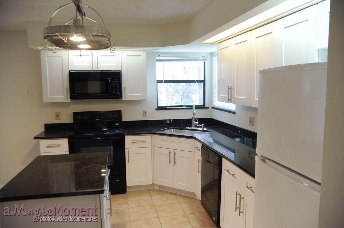 1232 Woodridge Court - Photo 3 of 19