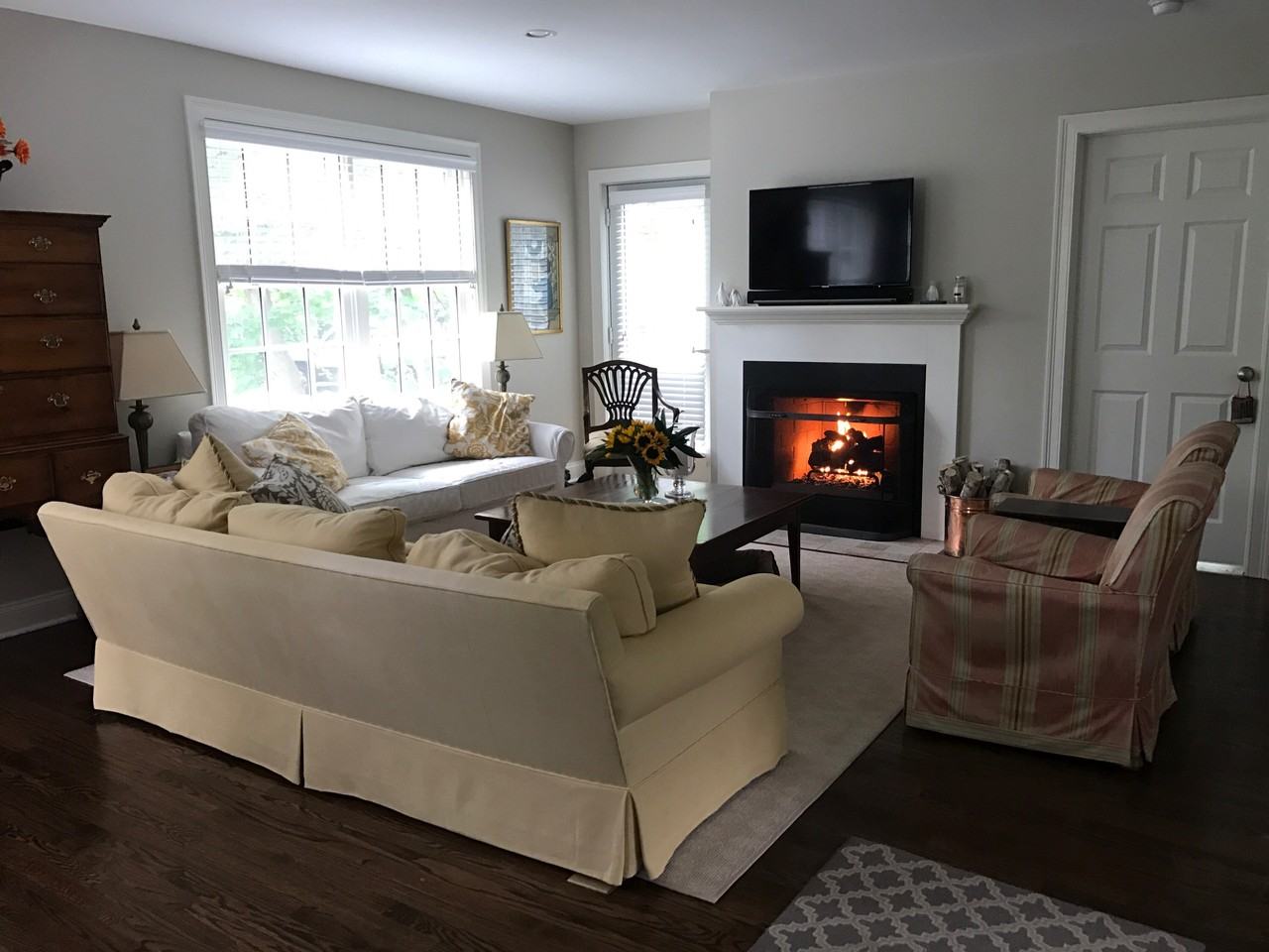 59 Lakeview Ave - Photo 3 of 24