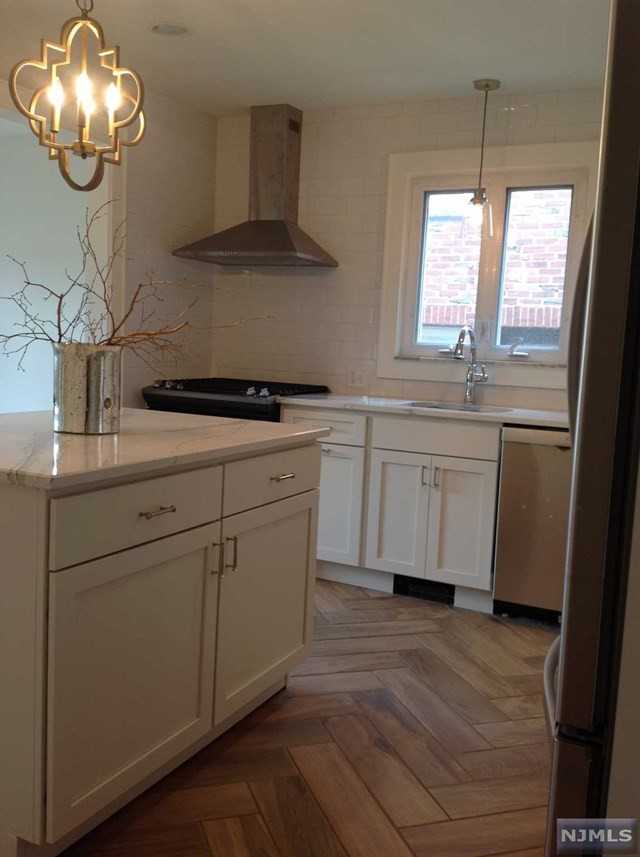 26 Delia Blvd - Photo 3 of 25