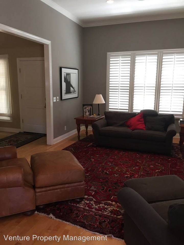 185 Hanna Way - Photo 2 of 17