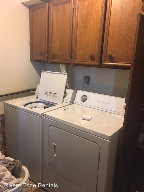 308 Iowa St - Photo 3 of 6