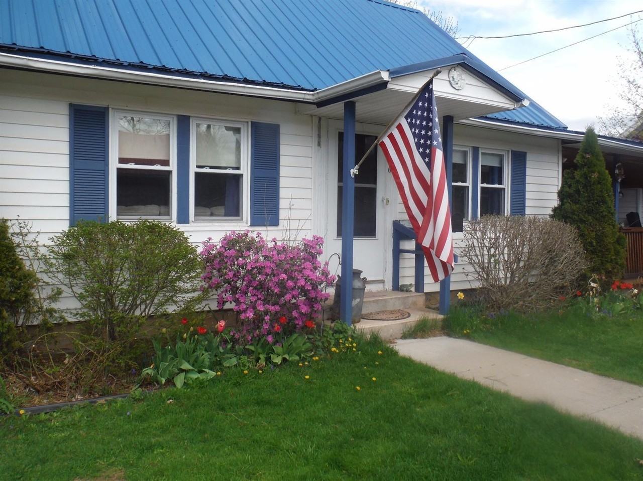 65 E Main St - Photo 3 of 35