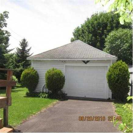 25 Riverside St - Photo 2 of 18