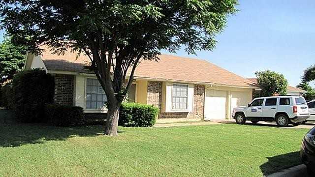 3932 Wendover Dr - Photo 2 of 7