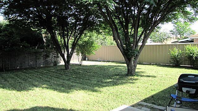 3932 Wendover Dr - Photo 3 of 7