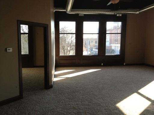 Executive Square, Davenport, IA 52801 1 Bedroom Apartment for 1,250