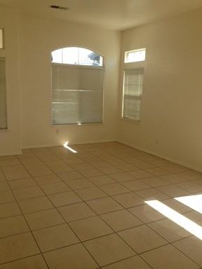 5515 Stardust Way - Photo 3 of 11