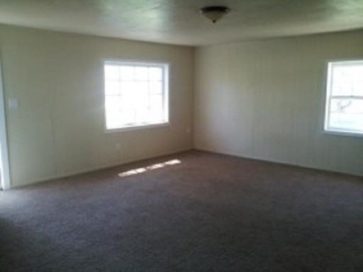 882 2nd St - Photo 3 of 8