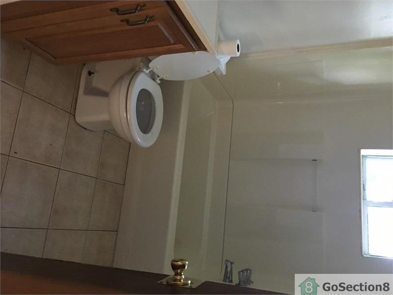 910 Druid Cir #E - Photo 3 of 5