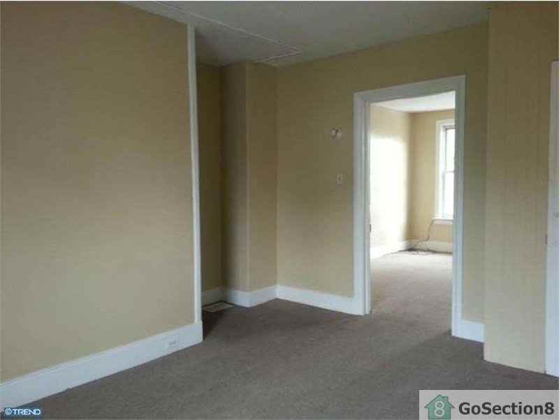1123 Franklin St #1 - Photo 3 of 12
