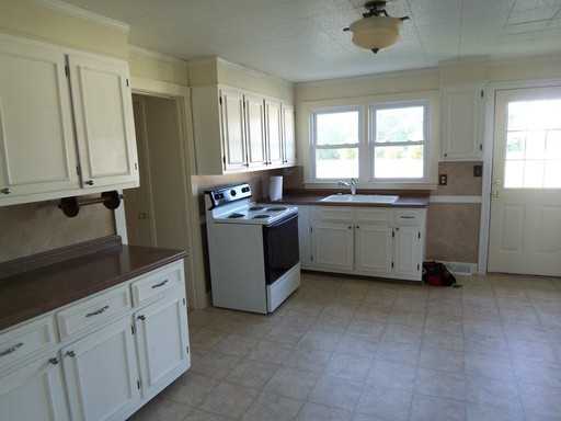 520 Parker Rd - Photo 3 of 9