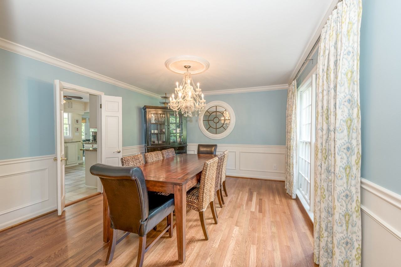 2824 Ridge Valley Rd NW - Photo 3 of 27