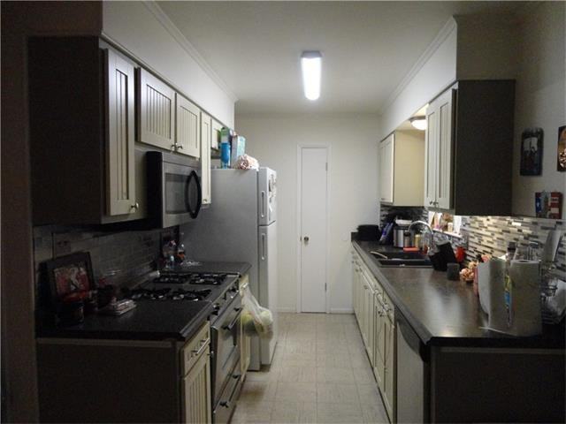 857 Mystic Ave - Photo 3 of 13