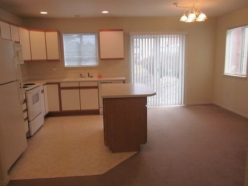 1973 SW Canyon Dr - Photo 3 of 8