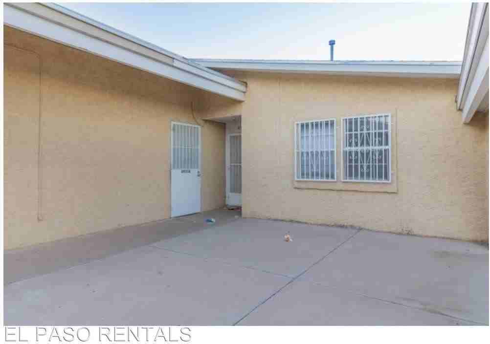 8933 Kenneth St #B - Photo 2 of 12