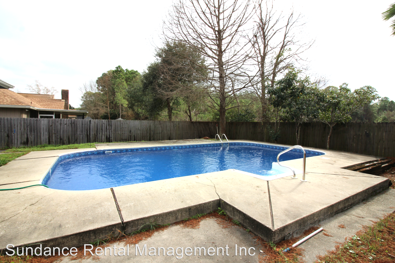 811 Overbrook Dr - Photo 2 of 18