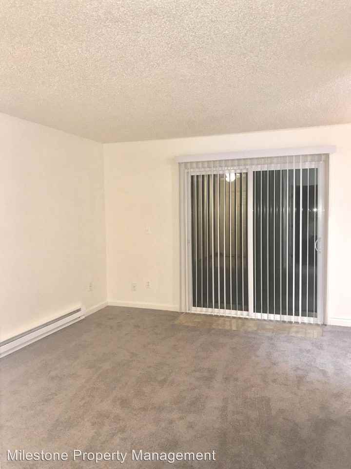 Jamestown Townhouses 1200 E Powell Blvd - Photo 2 of 8