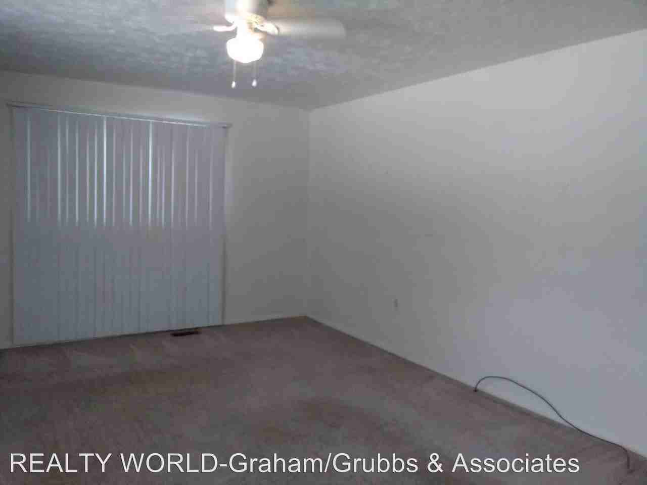 22560 Henry St - Photo 2 of 11