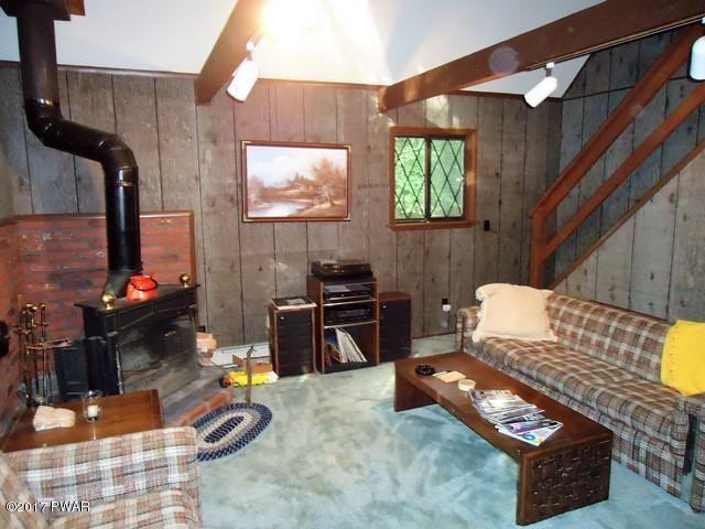 2554 Oak Ln - Photo 2 of 6