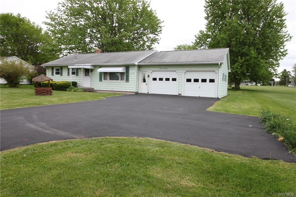 11056 Maple Ridge Rd - Photo 2 of 14