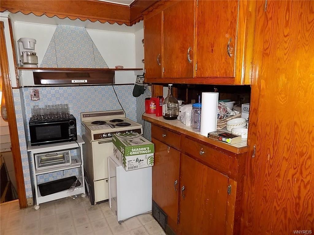 509 Division St - Photo 3 of 22