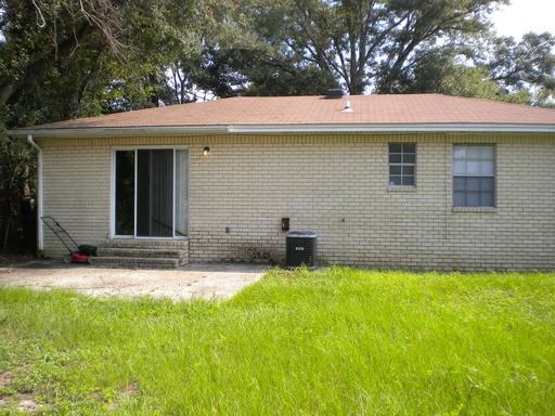 105 Teakwood Cir - Photo 2 of 7